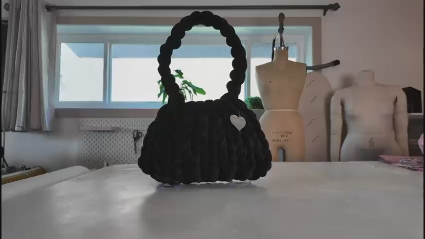 Pastel Black